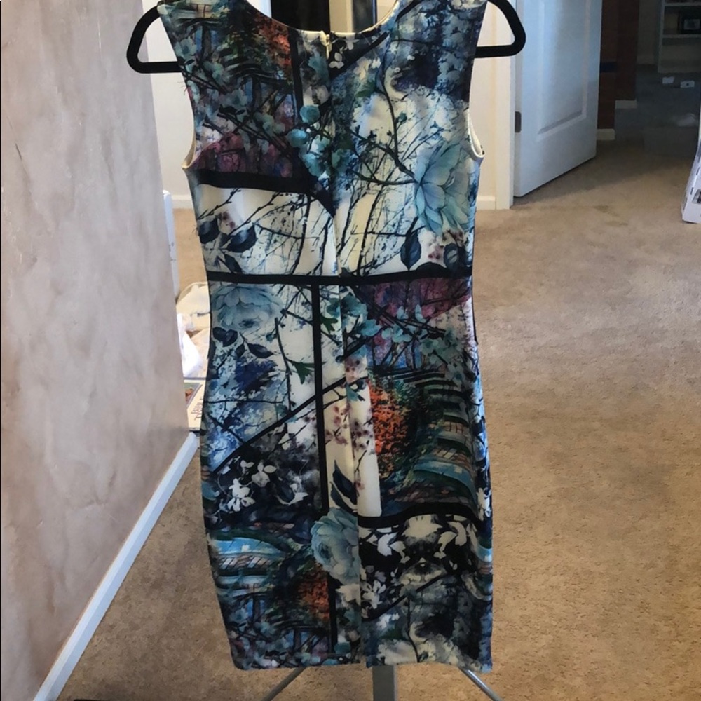 Dress - Picture 4 of 4